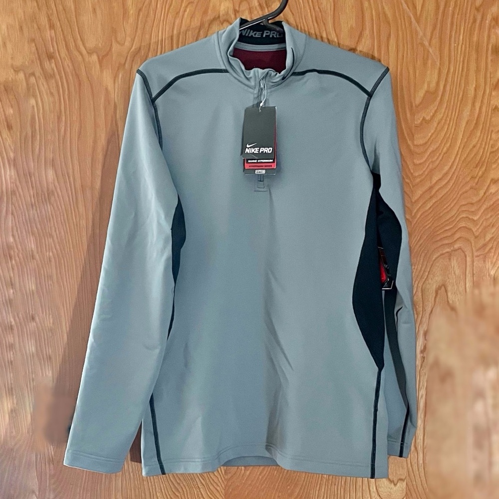 NWT Men’s Nike Pro Gamme Hyperwarm quarter-zip pullover, gray, medium